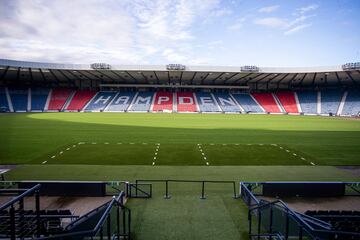 Hampden Park está situado en Glasgow (Escocia) con una capacidad de 52. 500 espectadores. Es es escenario habitual de las eliminatorias de la Copa de Escocia y de la Copa de la Liga de Escocia.