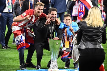 Tras derrotar al Olympique de Marsella en la final de Europa League celebrada en el Stade de Lyon, técnico argentino agrandó un poco más su leyenda como técnico rojiblanco. 