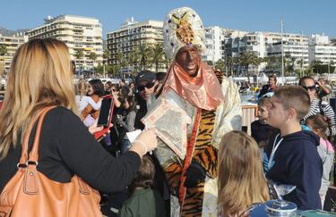 El holandés, Ruud Van Nistelrooy, se disfrazó de Baltasar para la Cabalgata de Reyes de Marbella en 2013. 