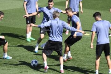 Último entrenamiento del Real Madrid antes del derbi