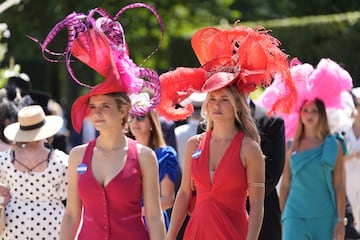 Asistentes a las carreras en el tercer d¨ªa de Royal Ascot en el hip¨®dromo de Ascot, en el condado de Berkshire.