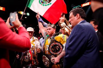 Mauricio Sulaimán, presidente del Consejo Mundial de Boxeo (CMB), anunció que el combate por el título mundial de los pesados entre Tyson Fury y Deontay Wilder fue designado como la mejor pelea del 2021. El pasado 9 de octubre el británico Fury retuvo el 