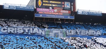 La Romareda recibe a Cristian ?lvarez con un tifo en el que se puede leer 'Cristian leyenda'.