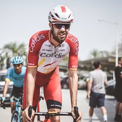 Jesús Herrada, ante Quintana y Supermán en el Ventoux