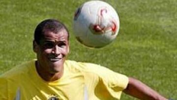 <b>LE TIENE GANAS</b>. Rivaldo, tras un año irregular en el Barcelona por las continuas lesiones, tiene ganas de disputar el Mundial y demostrar la calidad que en España conocemos.