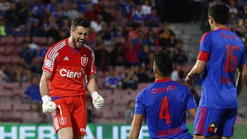 Futbol, Universidad de Chile vs Palestino.
 Septima fecha Campeonato de Apertura 2016/17.
 El jugador de Universidad de Chile Fernando De Paul, Izquierda,  celebra el triunfo contra Palestino al final del partido de primera division disputado en el estadio Nacional de Santiago, Chile.
 25/09/2016 
 Marcelo Hernandez/Photosport******** 
 
 Football, Universidad de Chile vs Palestino.
 7th date Aperture Champioship 2016/17.
 Universidad de Chile&#039;s  player Fernando De Paul, left, celebrates a victory against Palestino for first division football match at the Nacional stadium in Santiago, Chile.
 25/09/2016
 Marcelo Hernandez/Photosport