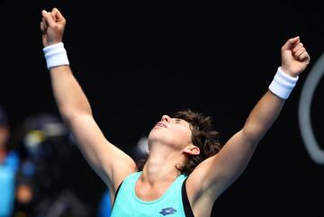 Carla Suárez celebra su victoria ante Anett Kontaveit.