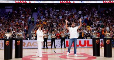 Sergio LLull es el 15º jugador con más internacionalidades con España con 173 partidos y siete medallas: tres oros europeos (2009, 2011 y 2015) y uno mundial (2019); la plata olímpica de Londres 2012; y los bronces de Río 2016 y del Eurobasket 2013.