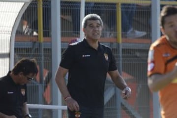 El argentino volvió a Calama donde había dejado una gran huella como jugador. Sin embargo, su campaña fue irregular en la banca de Cobreloa.