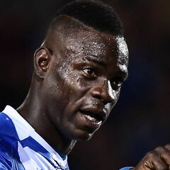 El Hellas Verona expulsa a un ultra diez años por los insultos racistas a Balotelli