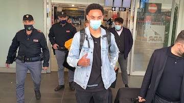 El estadounidense arribó a la capital italiana para presentar las pruebas físicas con AS Roma, que en breve anunciará el fichaje del lateral procedente de FC Dallas.