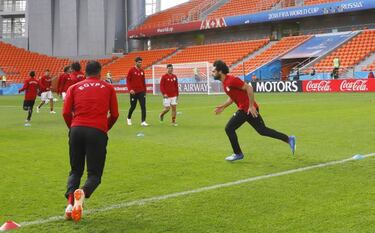 Mo Salah almost certain to face Uruguay, says Héctor Cúper