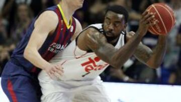 Rivers, defendido por Hezonja.