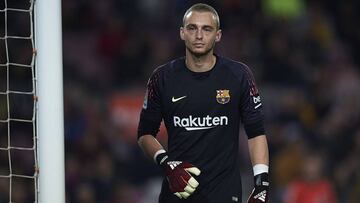 Cillessen se la juega ante el Sevilla: podría ser su último partido en el Barça