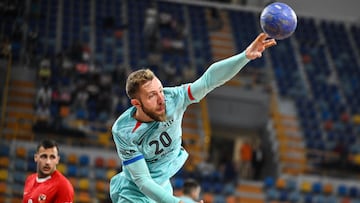 Aleix Gomez ejecuta un lanzamiento.