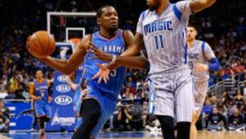 Kevin Durant ante Devyn Marble.