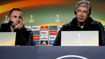 David Ospina, arquero de Arsenal, y Arsene Wenger, t&eacute;cnico.