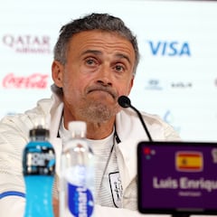 “Alemania tiene cuatro estrellas en el pecho...”