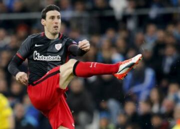 Aritz Aduriz scored this spectacular volley against Marseille in the Europa League.