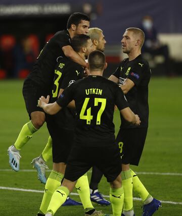 Los jugadores del Krasnodar celebrando el gol 0-2 de Berg 