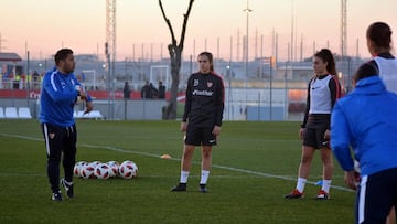 La futbolista lituana Liucija Vaitukaityte, en su primer entrenamiento con el Sevilla.