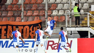 Futbol, Cobreloa vs Antofagasta
Fecha 2, campeonato Ascenso 2023.
El jugador de Antofagasta Adrian Cuadra, izquierda derecha centro, celebra su gol contra Antofagasta durante el partido de primera division B disputado en el estadio Zorro del Desierto Calama, Chile.
02/04/2023
Pedro Tapia/Photosport
Football, Cobreloa vs Antofagasta.
2nd turn, 2023 Promotion National Championship.
Antofagasta’s player Adrian Cuadra, left right center, celebrates after scoring against Antofagasta during the second division match at the Zorro del Desierto in Calama, Chile.
02/04/2023
Pedro Tapia/Photosport