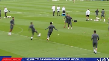 El 'baile' a Mbbapé en el rondo con acento español del PSG