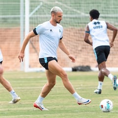 El Castellón negocia la salida de David Flakus al Real Murcia