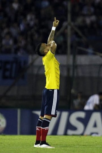 El jugador de Colombia Joao Rodríguez festeja una anotación ante Brasil en partido del hexagonal final del Campeonato Sudamericano Sub'20 que se disputa en el estadio Centenario de Montevideo (Uruguay)