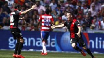 Imagen de uno de los goles del Rayo en Granada la pasada temporada.