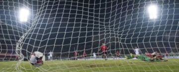 0-1. Diego Costa anotó el primer gol.