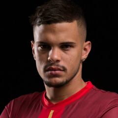 Auro, el lateral derecho podría llegar al Toronto FC