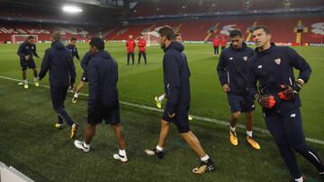 La plantilla del Sevilla se entrenó ayer por la tarde en el histórico Anfield y está preparada para frenar al Liverpool.
