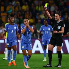 Así es Kate Jacewicz, la árbitra del Colombia - Jamaica del Mundial Femenino