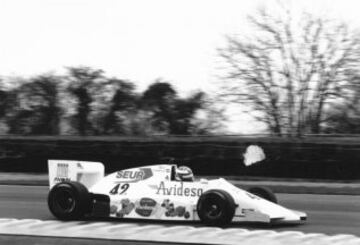 Adrián Campos participó en 21 grandes premios con Minardi, debutando el 12 de abril de 1987, obteniendo un 14º puesto en España como mejor resultado. Un año más tarde y tras no poder aceptar ofertas de otros equipos por motivos contractuales, tomó la decisión de retirarse de la F1 a mediados de 1988.