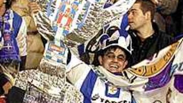 <B>LA COPA CENTENARIA SE MARCHÓ HACIA LA CORUÑA.</b> El Santiago Bernabéu albergó la final número 100 de la historia de la Copa. No sólo el Real Madrid vivía un día de aniversario. Y la Copa centenaria se marchó camino de A Coruña.