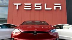 ¿Qué está pasando con los Tesla? 817.000 coches Tesla en peligro por otro fallo
