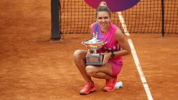 ROME, ITALY - SEPTEMBER 21: Simona Halep of Romania poses with her winners trophy after winning her women&#039;s final match against Karolina Pliskova of The Czech Republic who retired due to injury during day eight of the Internazionali BNL d&#039;Italia at Foro Italico on September 21, 2020 in Rome, Italy. (Photo by Clive Brunskill/Getty Images)