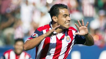 Regreso de Omar Bravo a Chivas sigue en suspenso