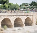 El pelotón transita por el Puente de San Isidro