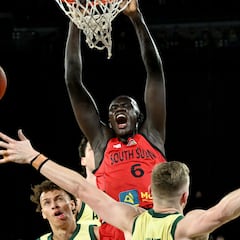 Who is South Sudan center Khaman Maluach? College, age, stats, height