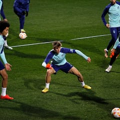 João Félix y Savic siguen al margen; Barrios se hace fuerte