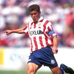 Del ‘Vasco’ Aguirre a Ramón Ramírez: Los grandes jugadores que vistieron la camiseta de América y Chivas