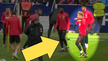 Lo de Griezmann en el rondo es difícil de explicar: surrealismo circense y del bueno