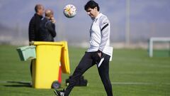 Karanka durante un entrenamiento con el Granada.