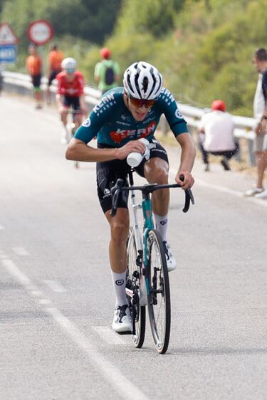Pablo Castrillo ha sido el primer vencedor español de esta Vuelta a España. Este triunfo ha sido especial porque además, era el primero como profesional del aragonés.