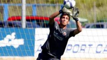 <b>AGRIDULCE. </b>El meta se estrenó el pasado sábado, pero no pudo evitar la derrota frente al Hércules.