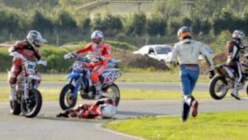 Romboni yace en el suelo tras el terrible accidente.