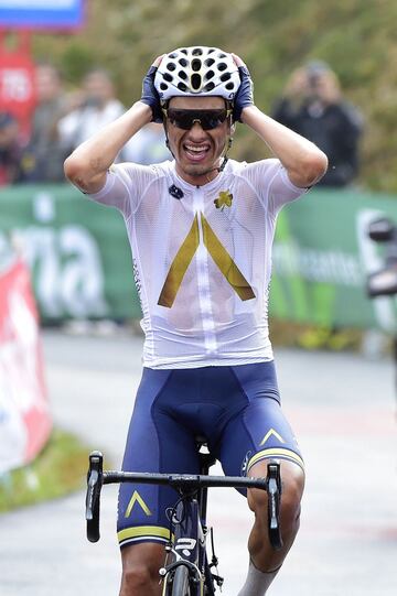 Stefan Denifl celebra la victoria de etapa.
