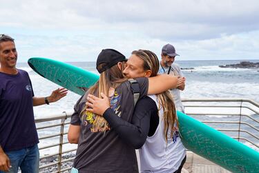 Los nuevos campeones de España de longboard: Julieta Rodríguez y Jon Garmendia